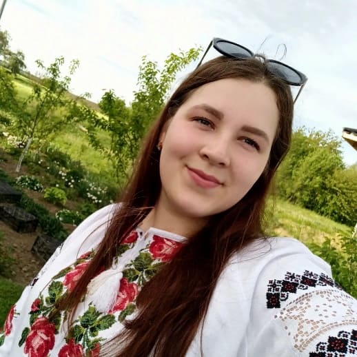 Юлія Харчос
